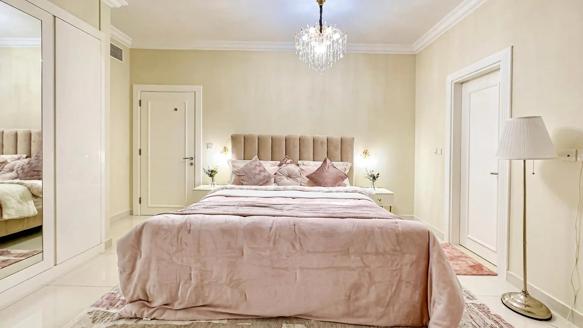 펜션 369 Stays- 2 Bedroom Apartment In Business Bay 두바이